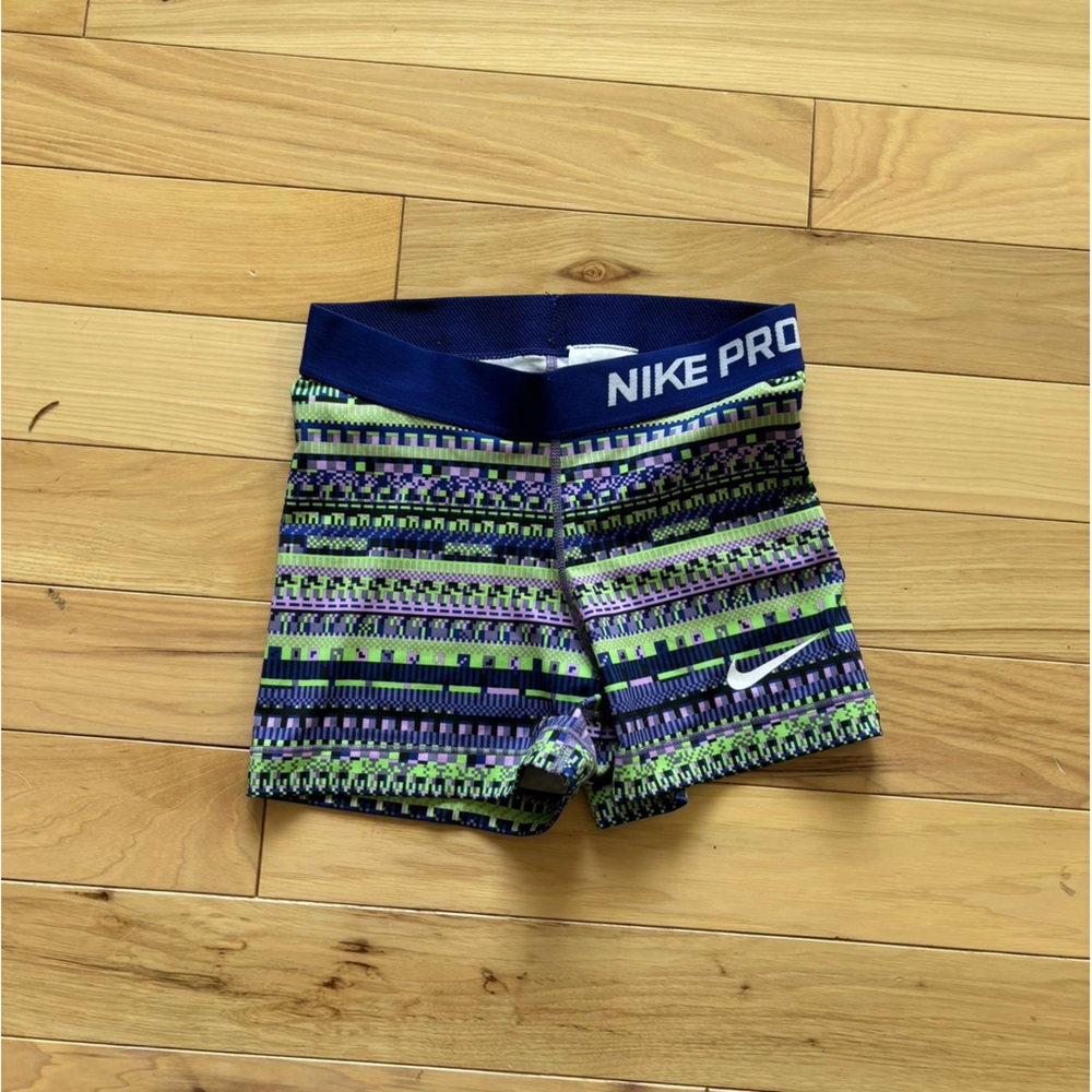 Multicolor Nike pros size xs